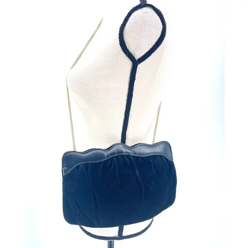 vintage 1970's mixed material scallop edge chain strap black suede handbag purse
